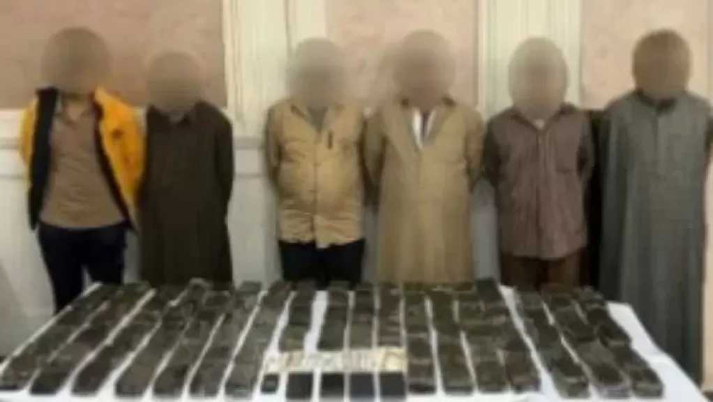 حشيش وشابو بـ80 مليون جنيه.. الداخلية تداهم وكرا لتجار المخدرات ببنى سويف