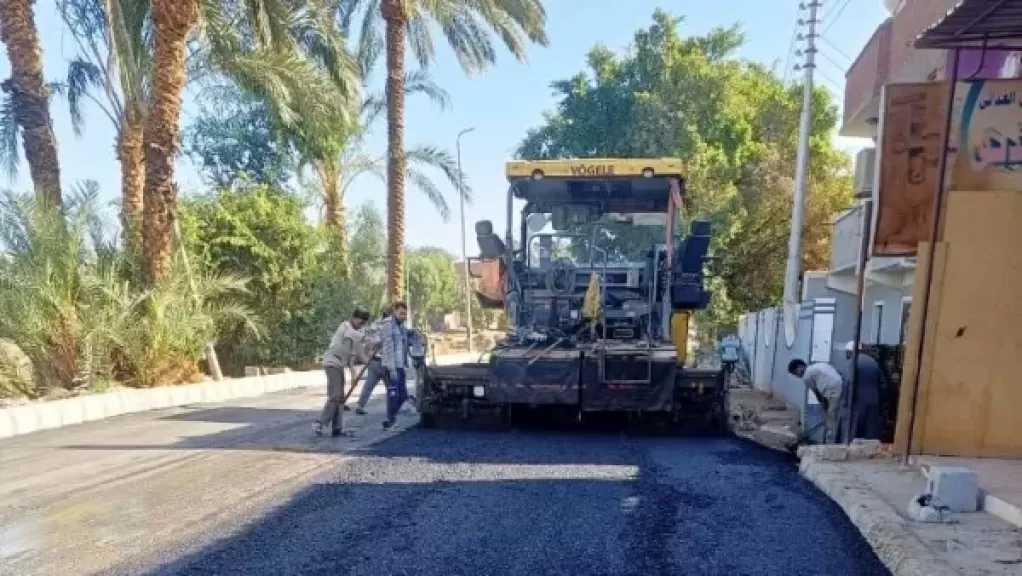 أسوان.. رفع كفاءة ورصف طريق الشطب المؤدى لمعبد كوم أمبو بطول 1500متر