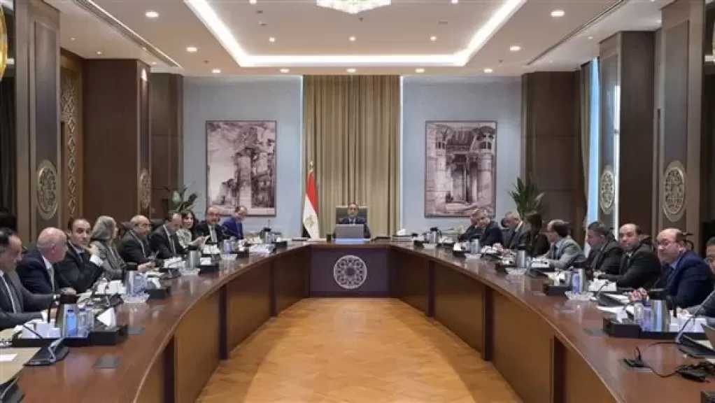 مدبولى يتابع مشروعات تطوير قطاع الغزل والنسيج والاستغلال الأمثل لبعض الأصول