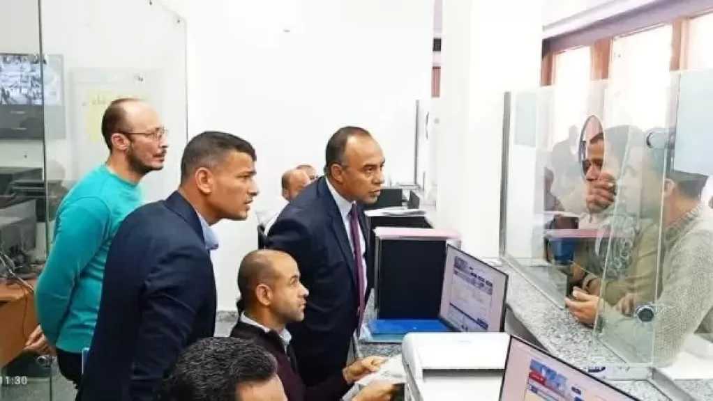 نائب محافظ المنيا يطالب بتذليل أي معوقات تواجه المواطنين بالمراكز التكنولوجية