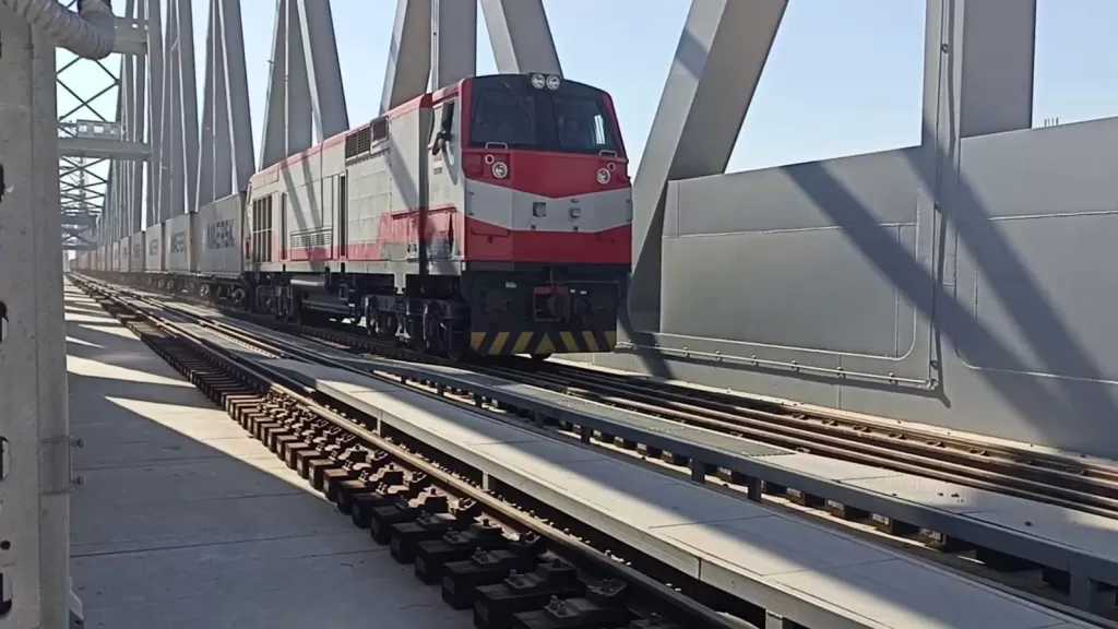 السكة الحديد: تخفيض أسعار التذاكر 50% وتخصيص مقاعد بجميع القطارات لهذه الفئة