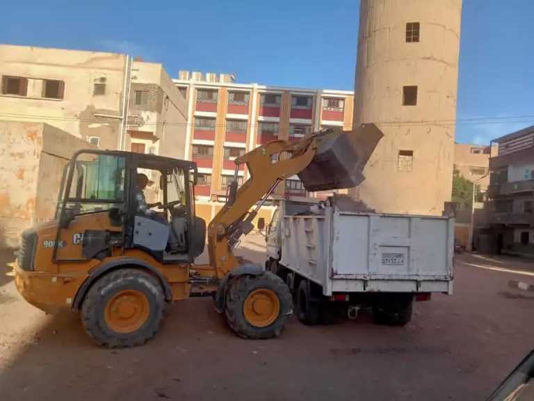 رفع 52 طن قمامة ومخلفات خلال حملات نظافة موسعة بقرى مركز سوهاج