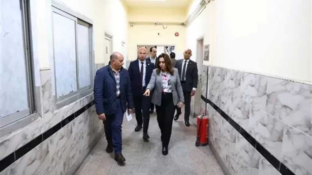 إقالة رئيس حي النزهة بالقاهرة لتراجع الأداء وتقصيره في ملف التصالح والنظافة