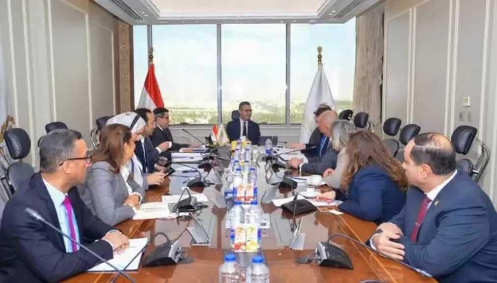 التموين تبحث مع شركة عالمية تطوير البنية التحتية لتخزين الحبوب في مصر