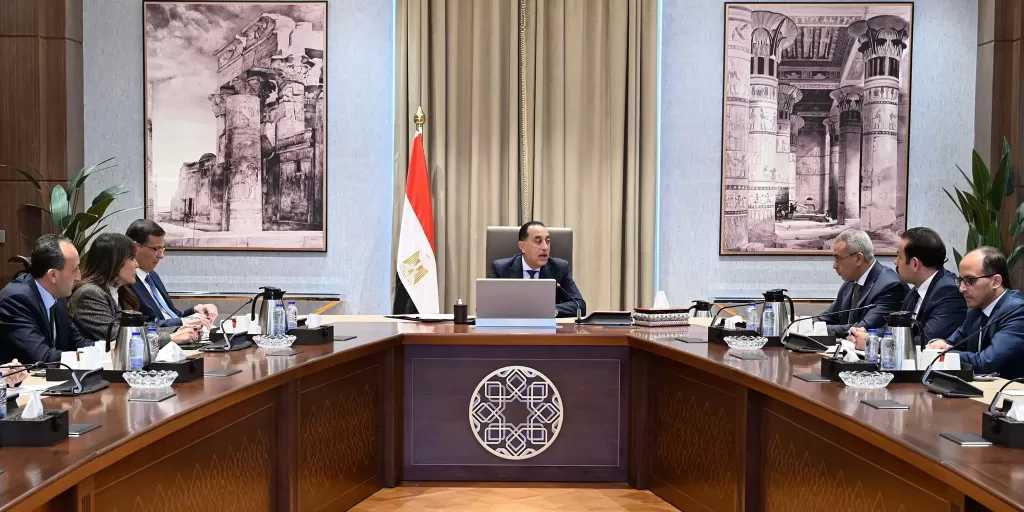 رئيس الوزراء يتابع جهود توافر السلع الغذائية والمنتجات الزراعية في الأسواق