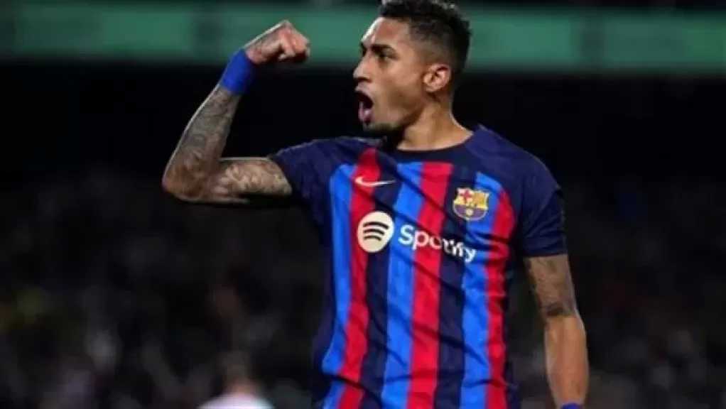 رافينيا ينفي الرحيل عن البارسا : لا أعرف من أين يأتون بهذه الأخبار