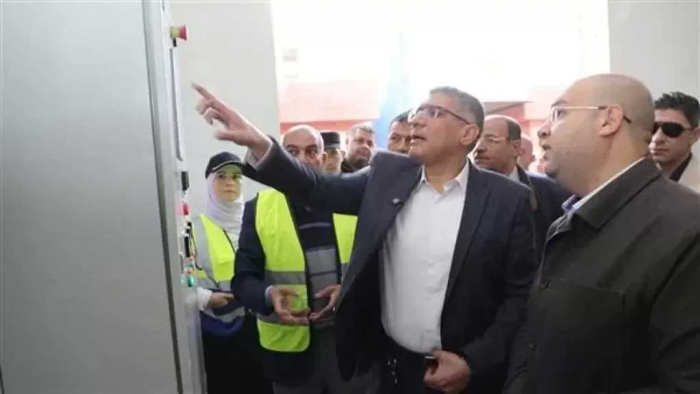 محافظ الجيزة يتفقد محطتي مياه الشرب ورفع الصرف الصحي بالصف