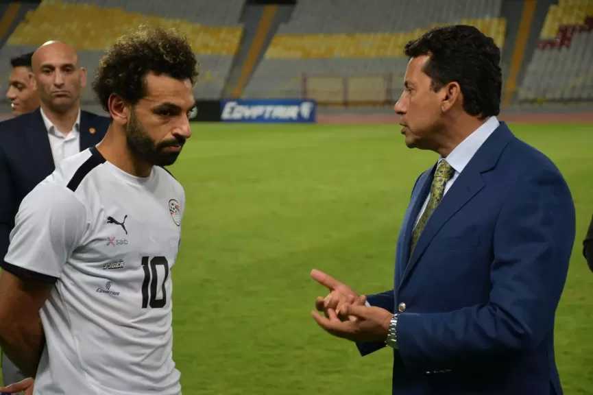 أشرف صبحي: ندعم صلاح في أزمته مع ليفربول.. ولن نترك الزمالك