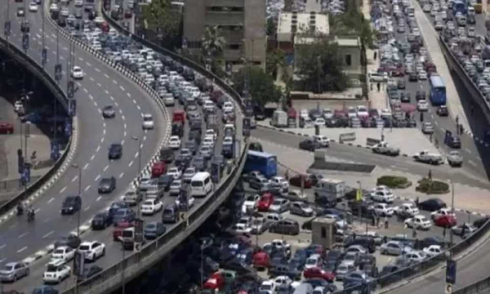 النشرة المروية ..كثافات مرتفعة بكوبري الدقى بسبب حادث مرورى