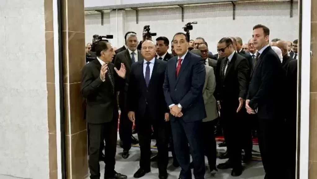 رئيس الوزراء يتفقد مشروع رفع كفاءة وتأهيل مركز تكنولوجيا دباغة الجلود بمدينة الروبيكي