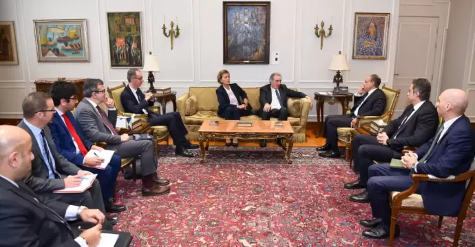 وزير الخارجية يستقبل وفدا برئاسة المبعوث الأوروبي الخاص لعملية السلام