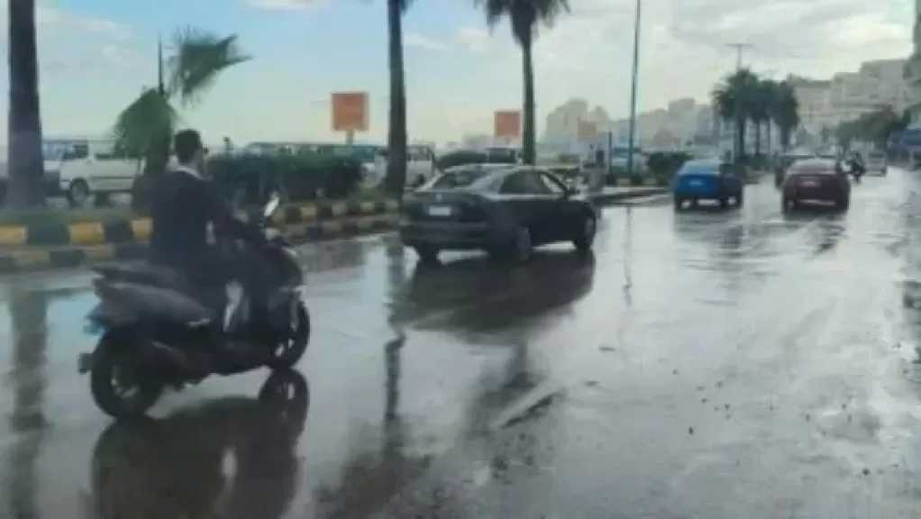 الأرصاد تحذر: أمطار مُتواصلة وبرودة الصباح تضرب الشمال والوجه البحري
