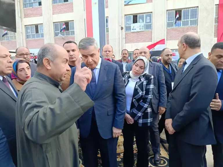 جولة ميدانية لمحافظ الإسكندرية لمتابعة انطلاق إعادة انتخابات المنتزه