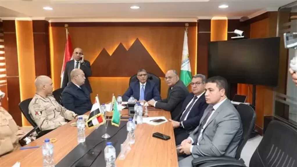 محافظ الجيزة يتابع انطلاق انتخابات مجلس النواب بـ7 دوائر من داخل مركز السيطرة