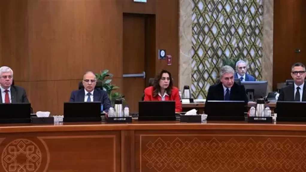 منال عوض تستعرض إجراءات مواجهة نوبات تلوث الهواء الحادة خلال خريف 2025