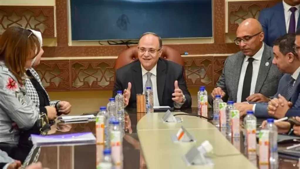 هيئة الدواء المصرية تبحث مع ممثلي الصيدليات تعزيز ضوابط صرف الأدوية المخدرة