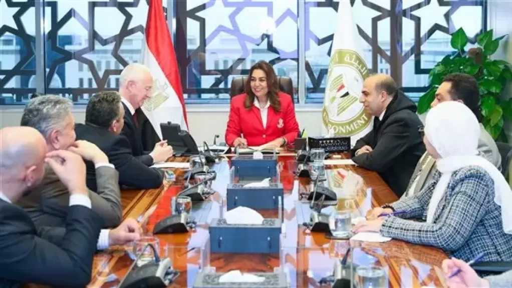 منال عوض تلتقى رئيس مجموعة فيكا الفرنسية لبحث عدد من الفرص الاستثمارية