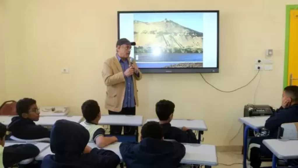 مؤسسة زاهي حواس تنظم محاضرة تثقيفية في أسوان .. صور