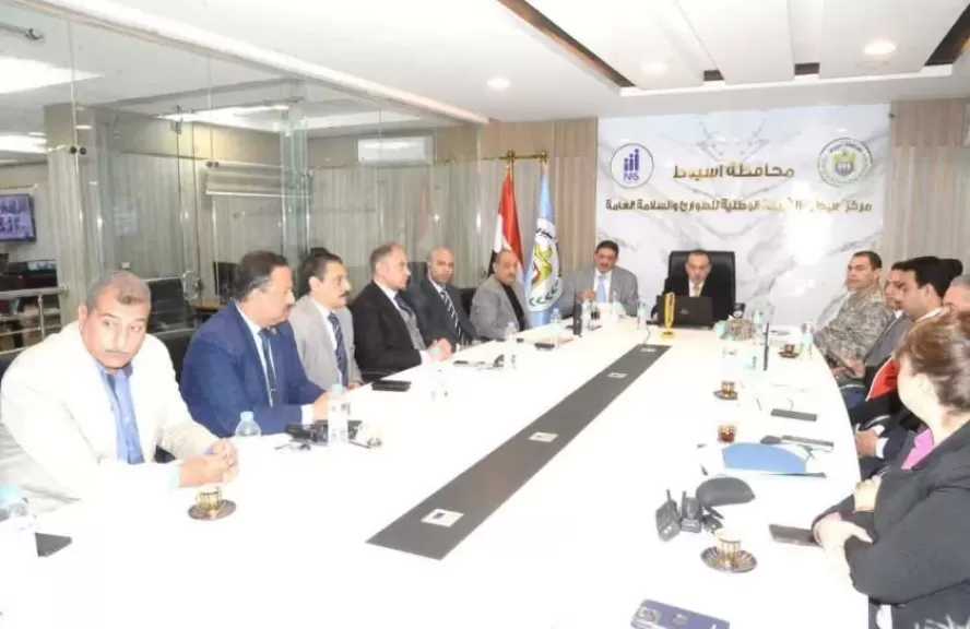 انتخابات النواب.. محافظ أسيوط يتابع سير العملية الانتخابية وتوافد الناخبين في اليوم الثاني