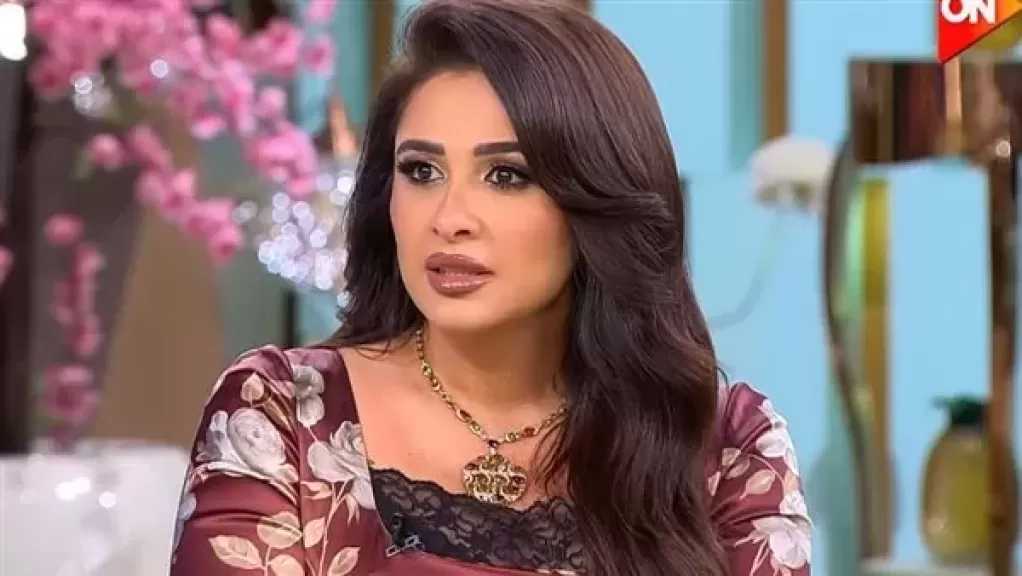 ياسمين عبد العزيز: العمرة غيرت تفكيري واكتشفت أن الحياة ”ولا حاجة”