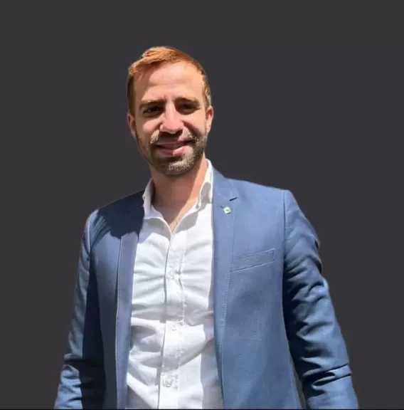 هشام موسى يكتب: في بيتنا مدمن !