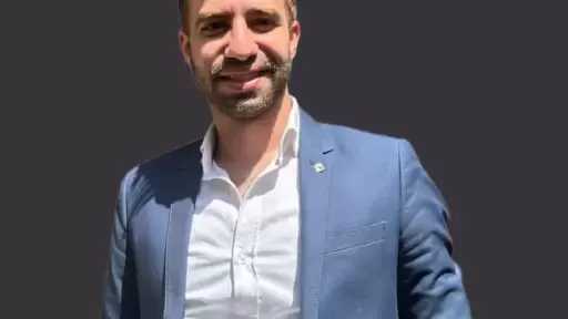 هشام موسي يكتب: في بيتنا مدمن ! هشام موسي يكتب: في بيتنا مدمن !