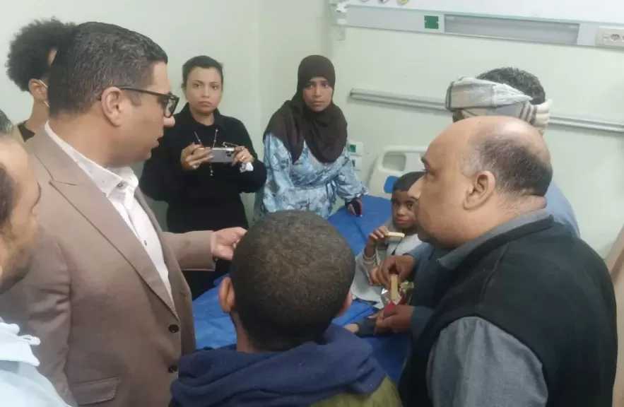 نائب محافظ الأقصر يزور ضحايا انهيار منزل الدير بمستشفى طيبة التخصصي