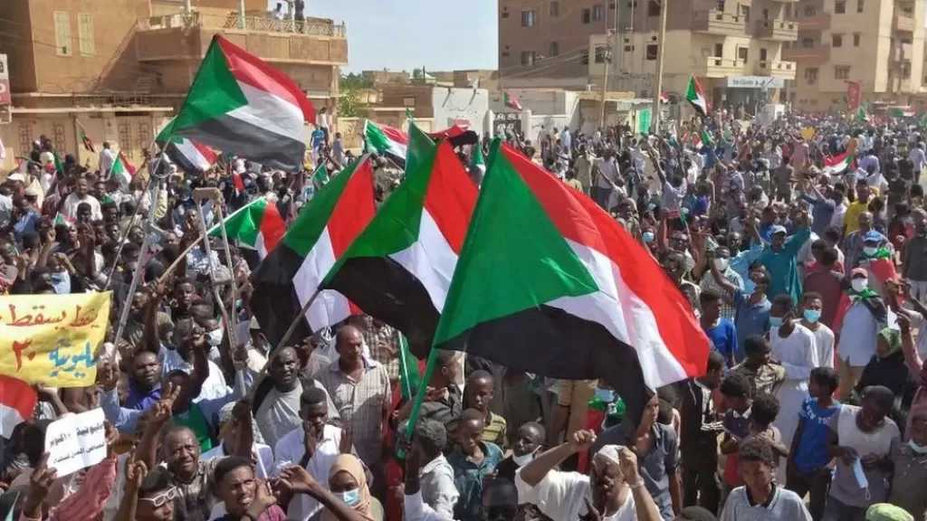 مظاهرات في مدن سودانية دعما للجيش السوداني ضد ميليشيا الدعم السريع