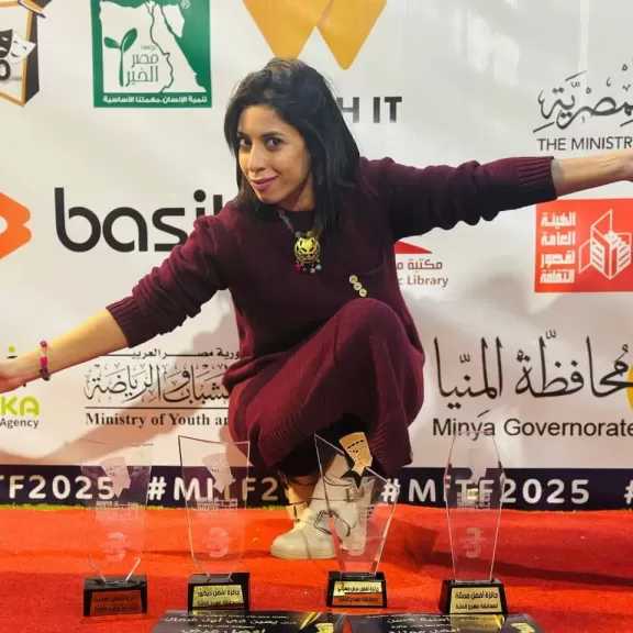 البيت الفني للمسرح يحصد أربع جوائز بـ«يمين في أول شمال» في مهرجان المنيا للمسرح