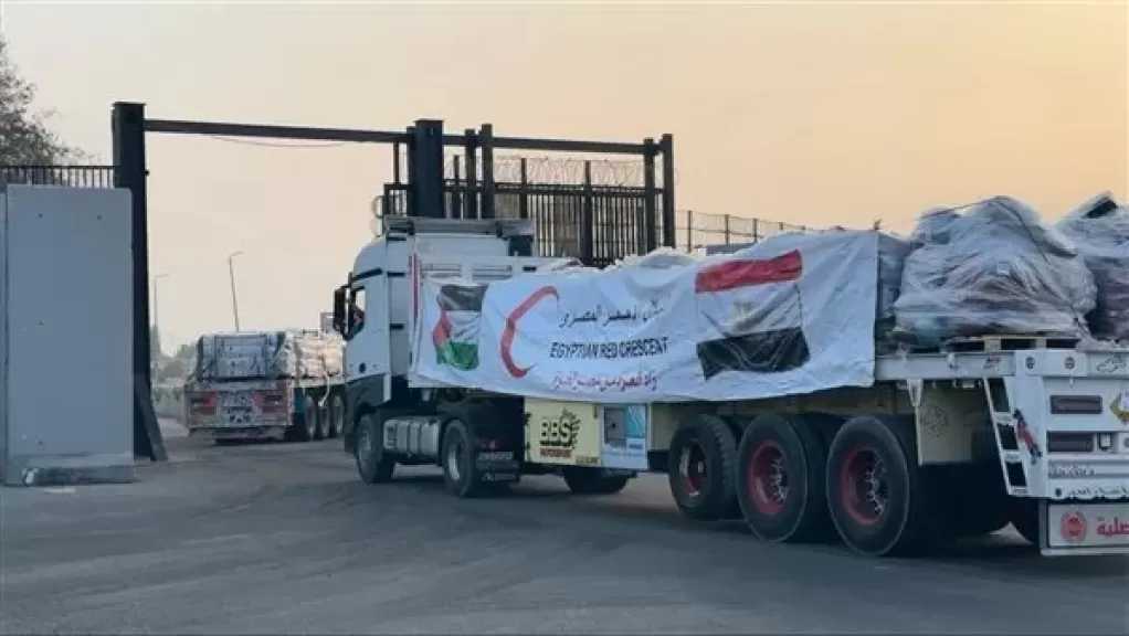 لسوء الأحوال الجوية.. الهلال الأحمر المصري يكثّف إمدادات الشتاء إلى غزة