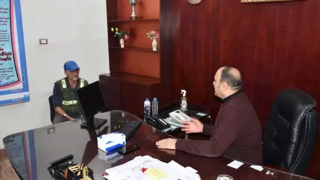 رئيس مياه الشرب والصرف الصحي بالجيزة يجري جولة تفقدية موسعة بعدد من المواقع