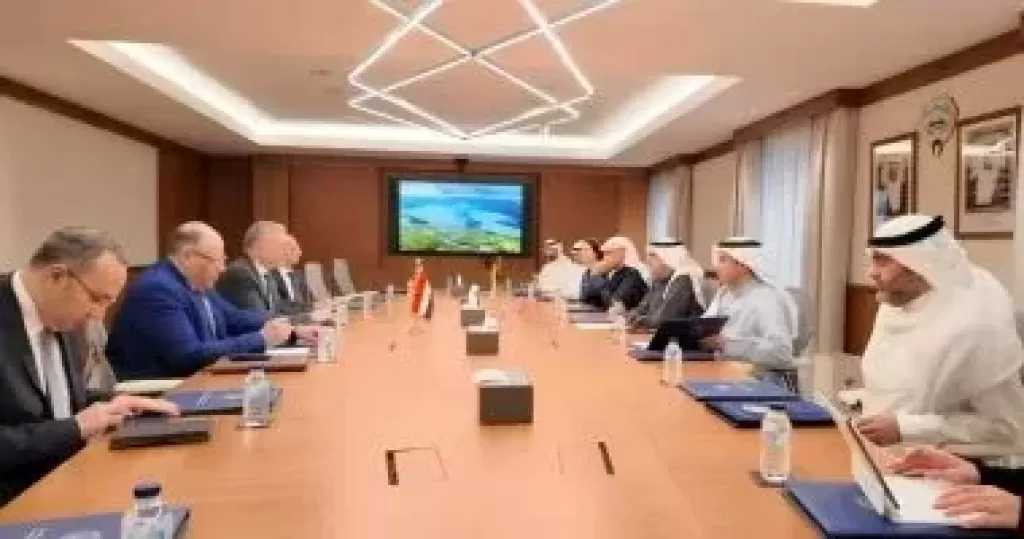 وزير البترول يبحث مع وزير الكهرباء الكويتي تعزيز الاستثمارات المشتركة