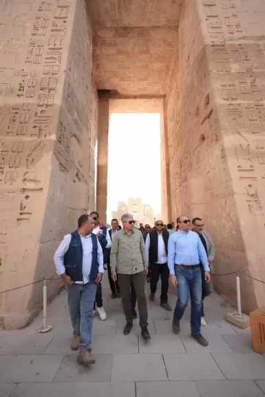 وزير السياحة والآثار يتفقد مشروعات الترميم بعدد من المواقع الأثرية بالأقصر