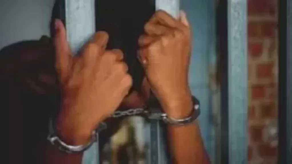 النيابة تأمر بوضع عاطل قتل والده المسن بمنطقة الزيتون تحت الملاحظة الطبية