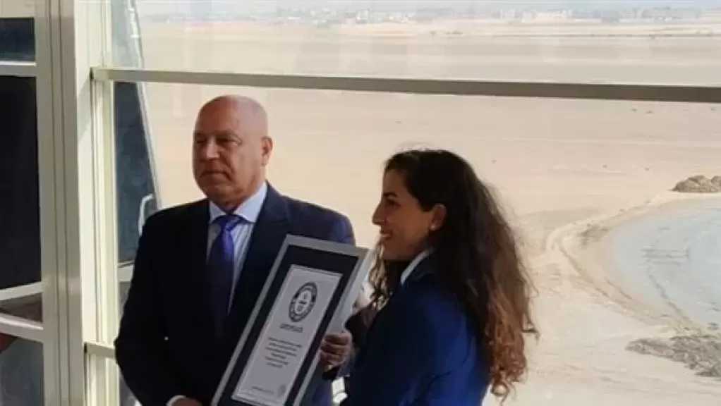 ميناء العين السخنة يدخل موسوعة جينيس | صور