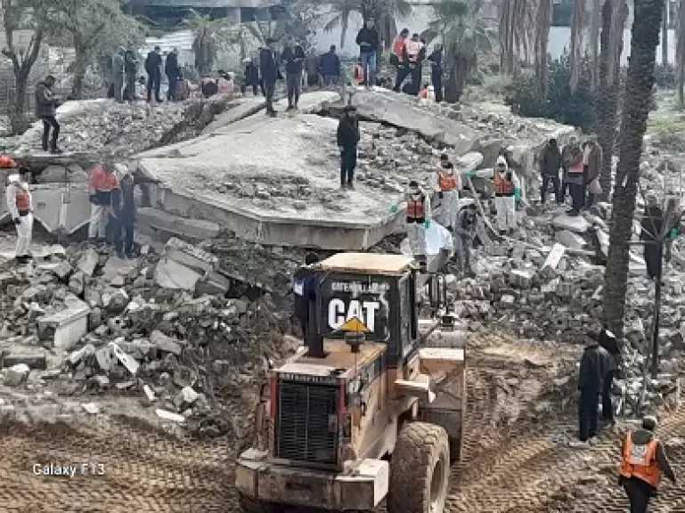 بدء البحث عن جثامين الشهداء تحت أنقاض المنازل في غزة