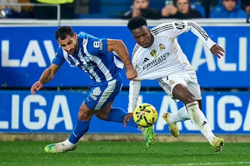 ألونسو ينتقد التحكيم: ركلة جزاء فينيسيوس واضحة