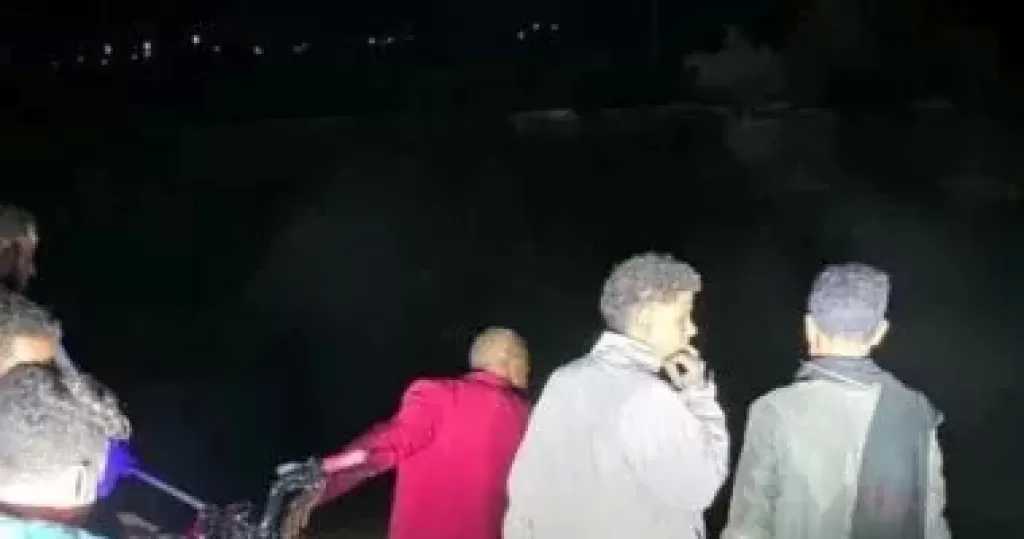 انقلاب سيارة ميكروباص داخل ترعة في قنا والدفع بعدد من سيارات الإسعاف