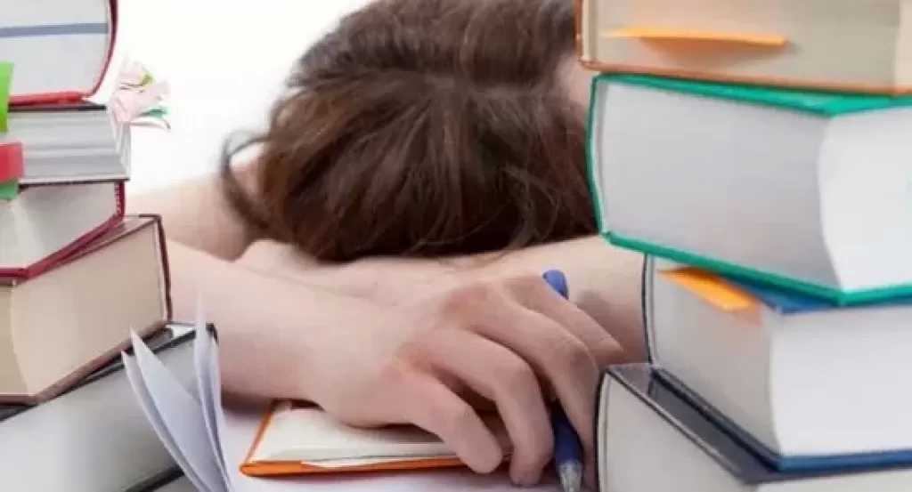 إزاى تحسنى جودة نوم طفلك خلال فترة الامتحانات؟.. 5 نصائح عملية