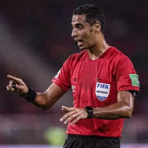 أمين عمر وأبو الرجال ضمن طاقم حكام نهائي إنتركونتننتال 2025