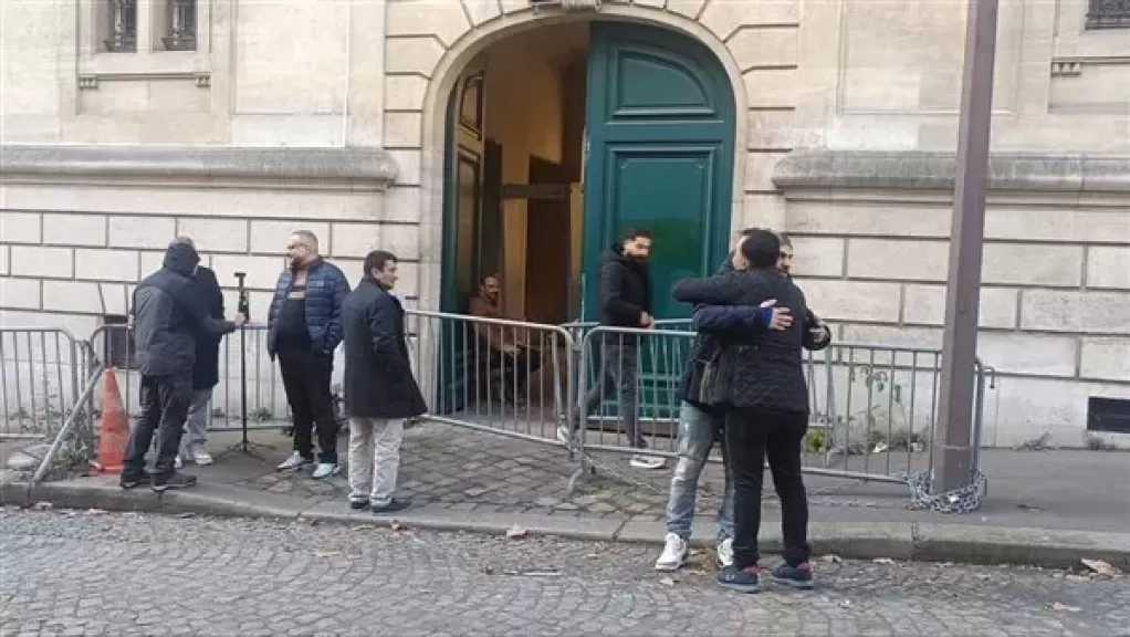 استمرار توافد الجالية على لجان التصويت بانتخابات النواب في باريس لليوم الثاني والأخير