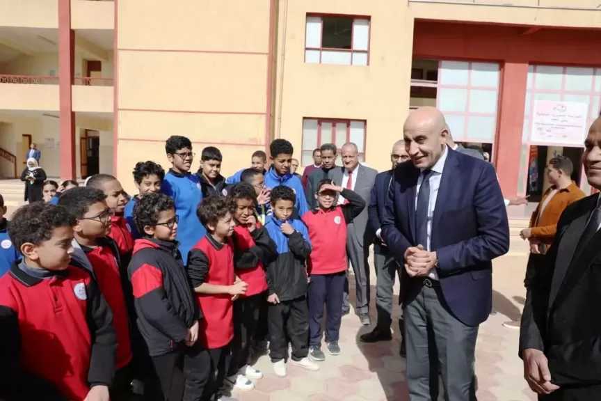 وزير التربية والتعليم ومحافظ أسوان يواصلان جولتهما التفقدية بزيارة المدرسة المصرية اليابانية ومدرسة محمد الدمرداش الابتدائية المشتركة