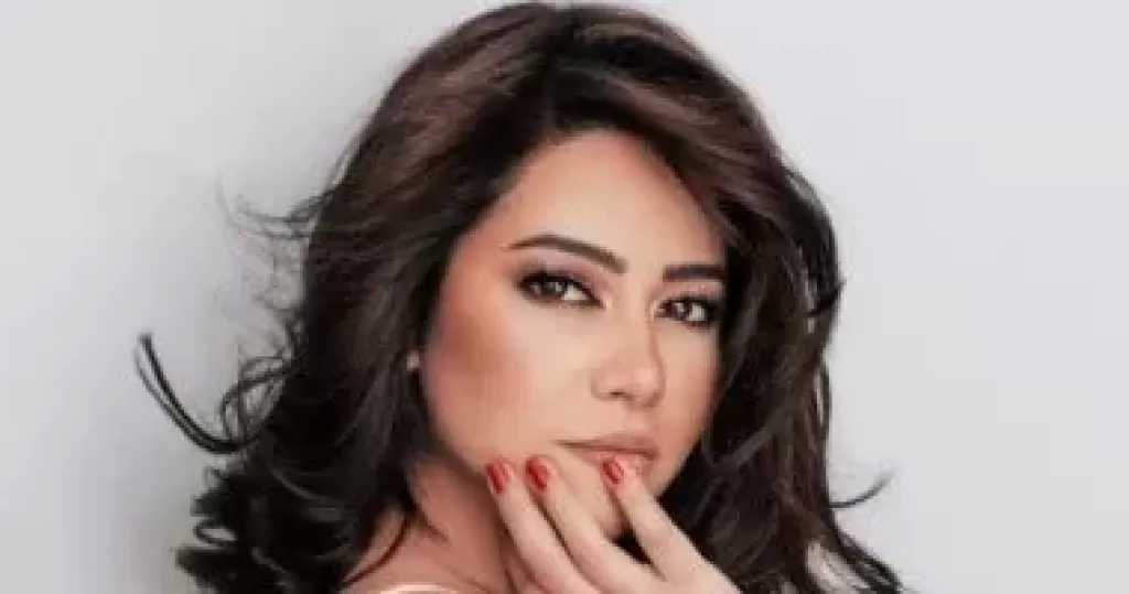 شيرين عبد الوهاب: أنا فى بيتى وتدهور حالتى الصحية شائعات