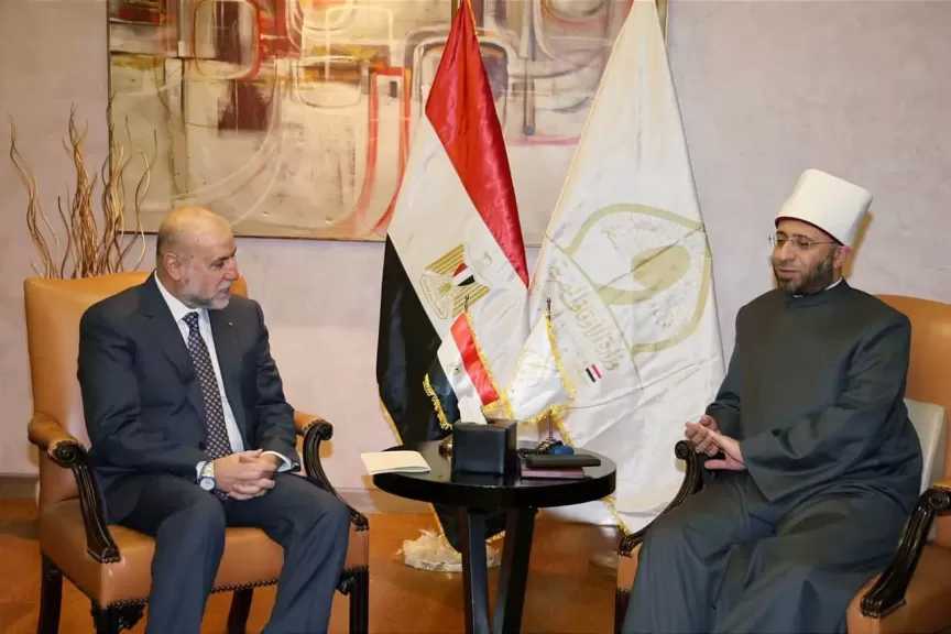 وزير الأوقاف يلتقي قاضي قضاة فلسطين على هامش مؤتمر الإفتاء الدولي