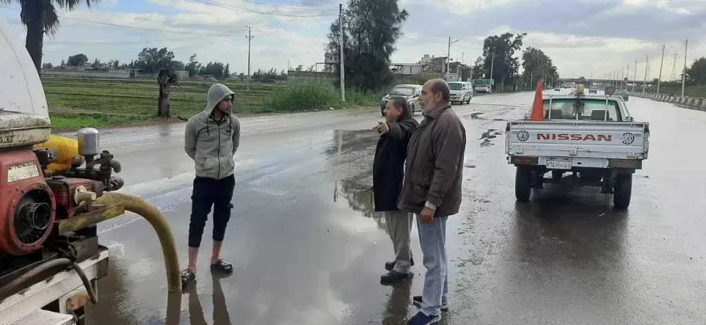 متابعة سحب تجمعات مياه الأمطار في بلقاس بالدقهلية