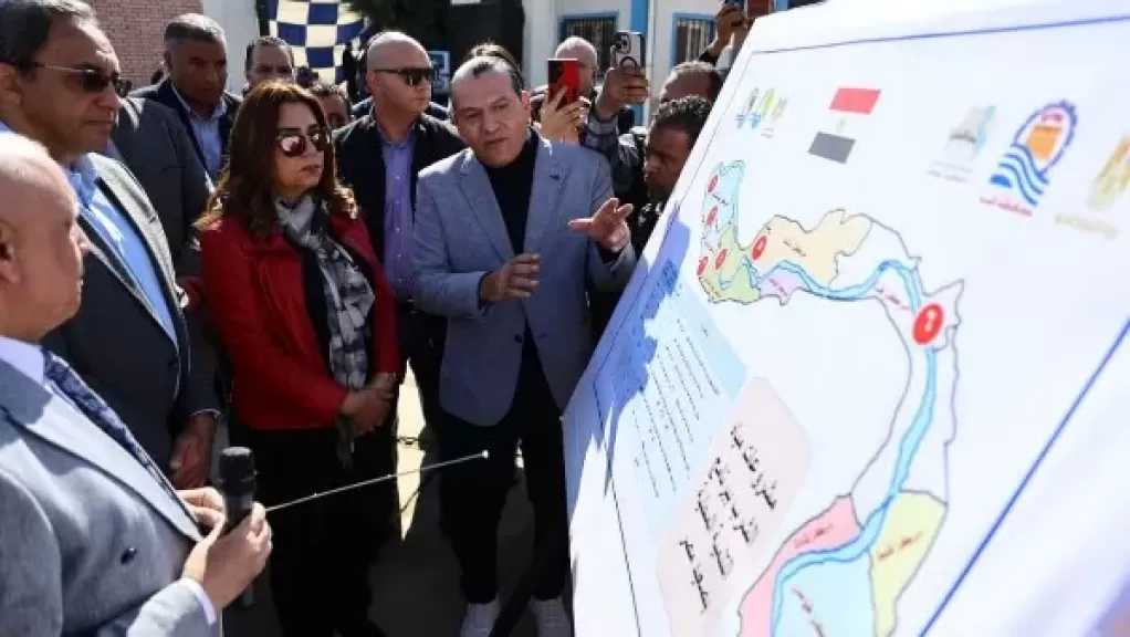 وزيرة التنمية المحلية ومحافظ قنا يفتتحان محطة مياه حجازة