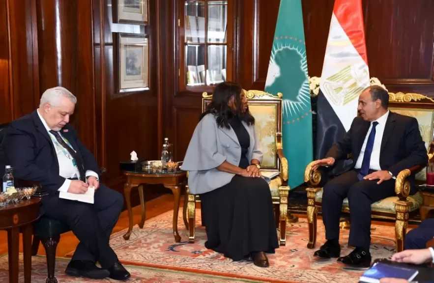 وزير الخارجية يلتقي مفوضة الاتحاد الإفريقي للتنمية الاقتصادية والتجارة والسياحة والصناعة والمعادن