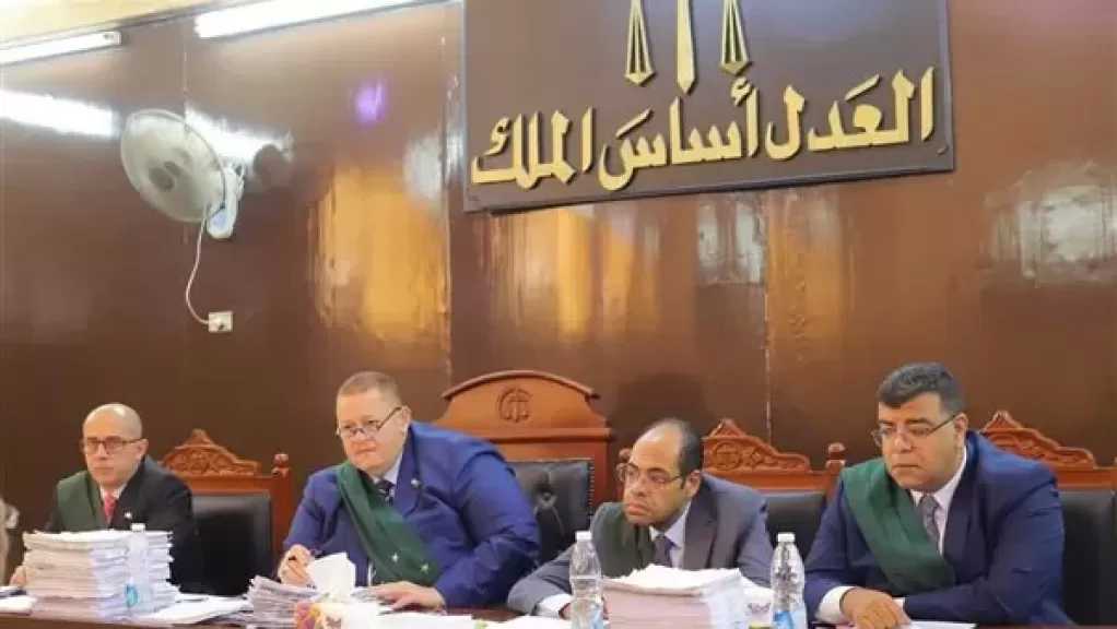 المؤبد لعامل شرع فى قتل نجل عمه وأتلف سيارته بقنا