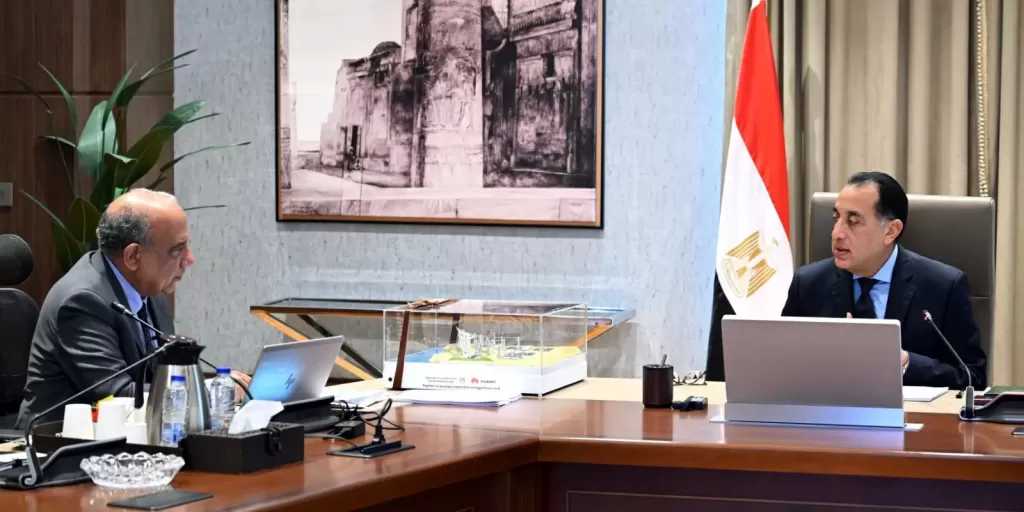 رئيس الوزراء يتابع الموقف التنفيذي لمشروعات الطاقة المتجددة