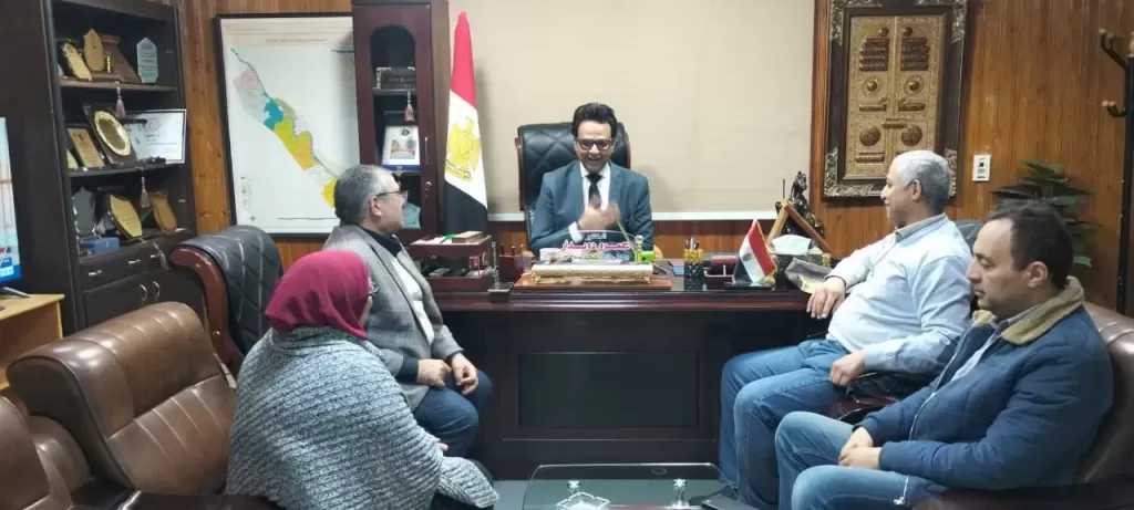 وكيل صحة سوهاج يكرم نقيب أطباء أسنان سوهاج تقديرًا لجهوده.. صور